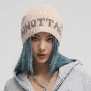Cream Tag knitted hat（new）